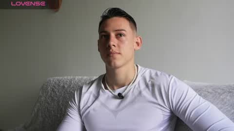 Snapshot of muscle_king_cum chatting on July 2026 01:39:02 PM muscle_king_cum online show from July 2026 01:39:02 PM
