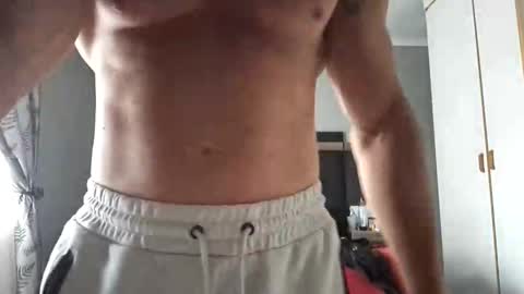 muscledaddy69s online show from December 2025 02:33:01 PM