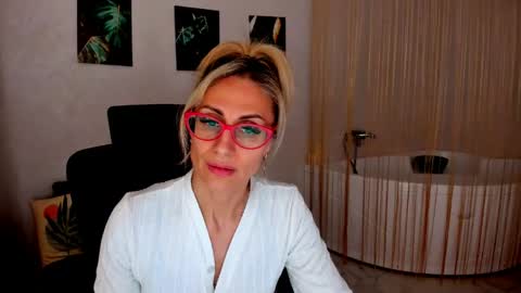 Diana online show from April 2026 06:10:01 PM