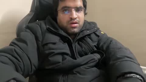 muttley0911 online show from December 2024 10:43:02 PM