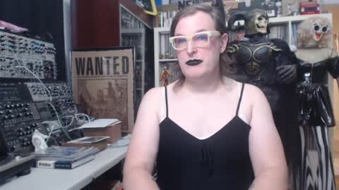 Snapshot of muziknerd chatting on December 2025 09:32:02 PM Muziknerd online show from December 2025 09:32:02 PM