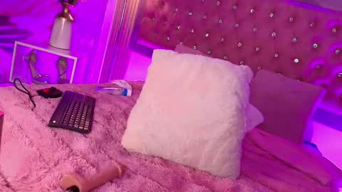 Myla  online show from May 2026 04:52:01 AM