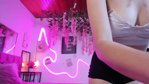 Snapshot of mylittlebunny__ chatting on December 2024 12:29:01 AM helen online show from December 2024 12:29:01 AM