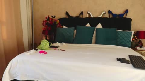 Snapshot of mystiquerosee chatting on June 2026 03:51:02 AM MystiqueRosee online show from June 2026 03:51:02 AM