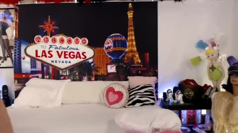 Snapshot of nadia_vixen chatting on June 2026 12:02:02 AM Nadia Vixen online show from June 2026 12:02:02 AM