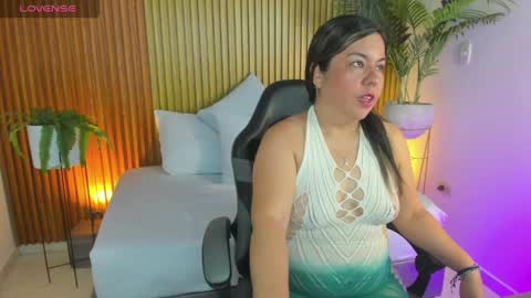 N A H I A online show from April 2026 02:05:02 AM