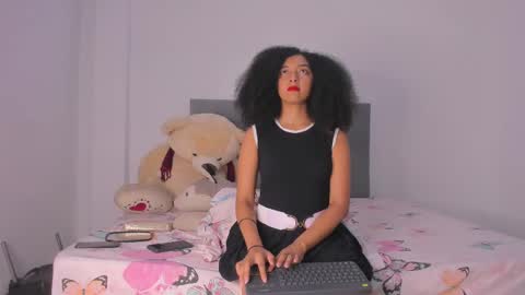 Laura online show from January 2025 05:11:01 AM