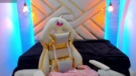    online show from February 2025 06:19:01 PM