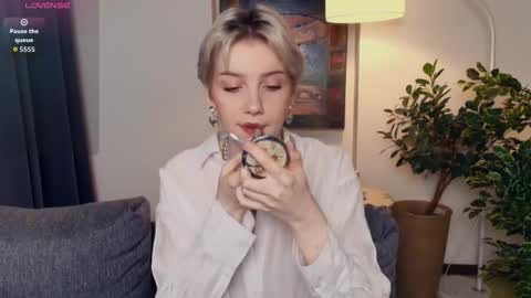 Kate online show from December 2025 11:41:01 AM