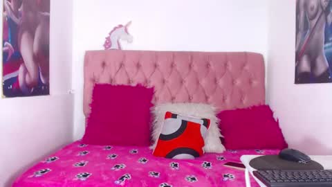 NALAROY online show from October 2025 04:30:02 PM