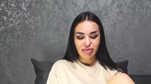 Lady online show from April 2026 06:52:02 PM