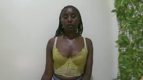 nana2095 online show from May 2026 09:44:01 PM