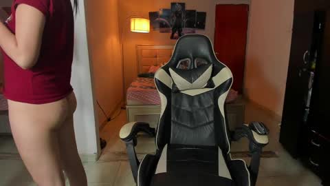 naomi_berckley online show from March 2025 05:13:01 AM