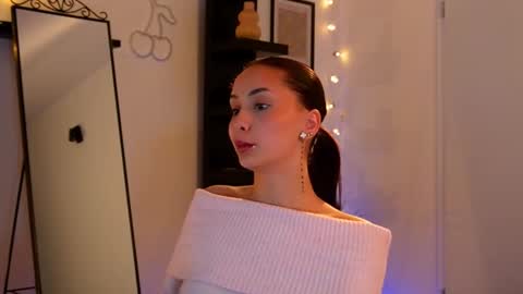 naomii_20 online show from November 2025 08:46:02 PM