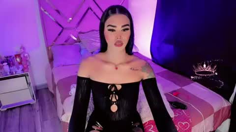naomisaenz01 online show from July 2026 07:52:01 PM
