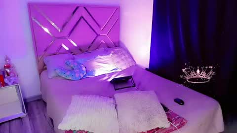 naomisaenz01 online show from July 2026 11:17:02 AM