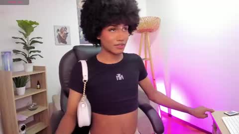 Snapshot of naomisaenz_ chatting on June 2026 09:45:01 AM N A O M I online show from June 2026 09:45:01 AM