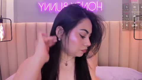 Naomy  online show from June 2026 10:53:02 AM