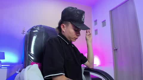 Nascary Fox online show from April 2026 06:10:01 PM