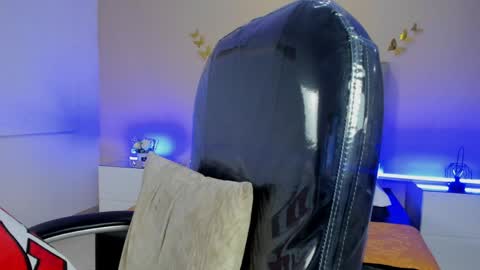 Snapshot of nascary_fox chatting on May 2026 01:50:02 PM Nascary Fox online show from May 2026 01:50:02 PM