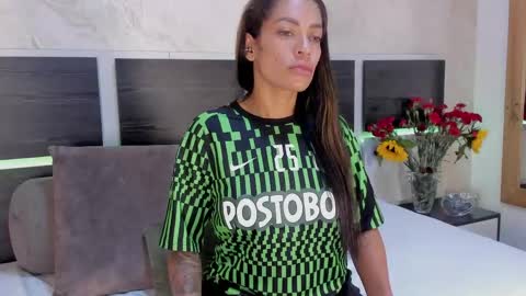 Snapshot of natalia_cruzz chatting on June 2026 12:49:01 PM Nata online show from June 2026 12:49:01 PM