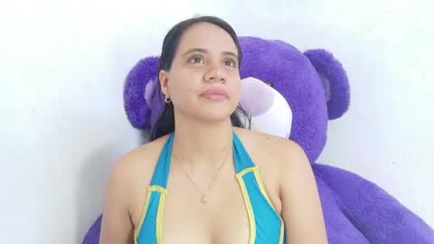 nataliavela online show from April 2026 03:50:01 PM