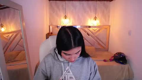 natalie  online show from March 2026 07:51:01 PM