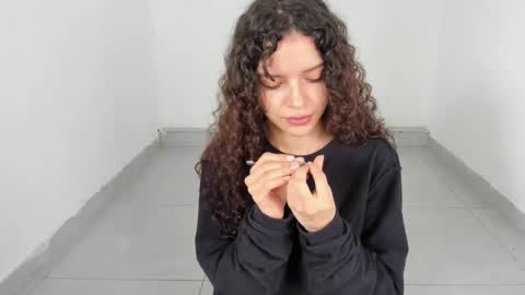 Snapshot of nataliehot2 chatting on December 2024 04:43:01 PM nat online show from December 2024 04:43:01 PM