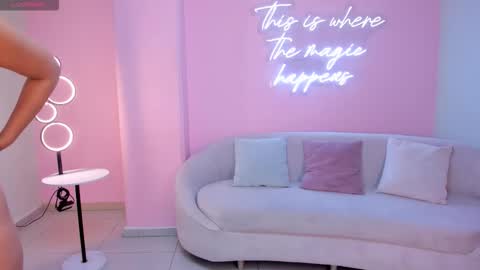 Natalie Lewis online show from February 2026 12:37:01 PM