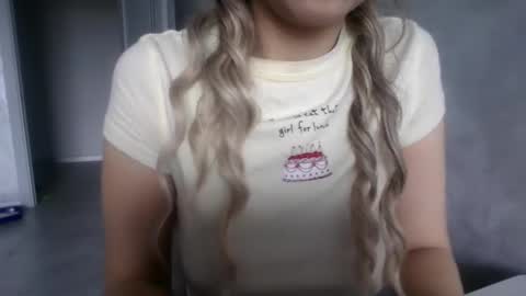 Natali online show from December 2025 11:04:02 AM