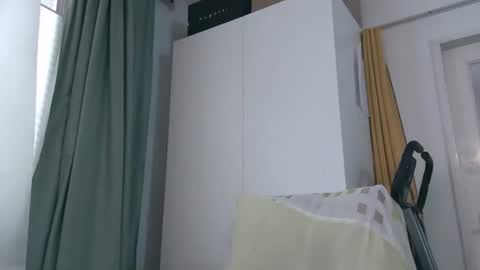 naturista25 online show from May 2026 04:06:02 PM