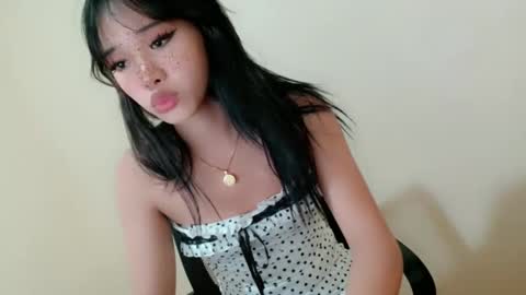 itsyourgirl kiara online show from April 2026 02:22:01 PM