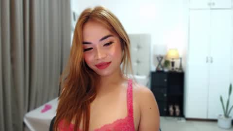 Queen Jess online show from June 2026 08:28:01 PM