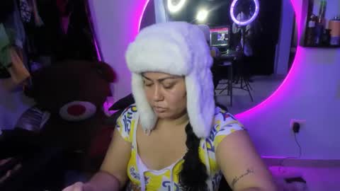 Snapshot of naughty_milf89 chatting on April 2026 05:30:01 AM Alicia online show from April 2026 05:30:01 AM