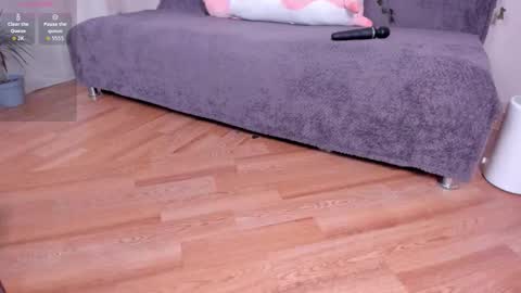 Kira online show from March 2026 09:11:01 PM