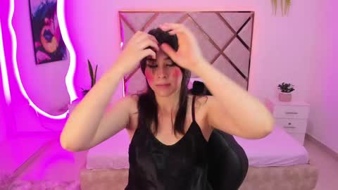 nenaarisk online show from April 2026 01:05:02 PM