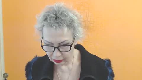 NessyJenixs online show from February 2026 08:41:01 AM