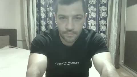 nevergetdown online show from April 2026 08:50:01 PM