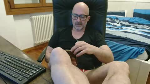 simi online show from April 2026 07:00:01 PM