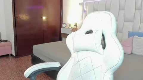 Yeison online show from April 2026 03:23:01 AM