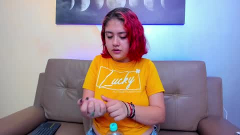 Estefani  online show from February 2025 11:43:02 AM