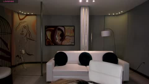 SQUIRTER DOLL    online show from April 2026 07:45:01 PM