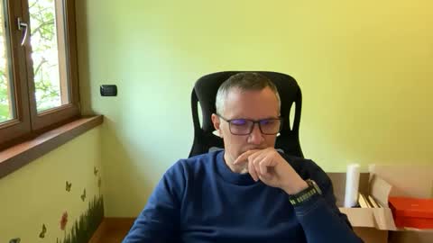 Snapshot of niceshy_71 chatting on April 2026 03:46:02 PM Andrew online show from April 2026 03:46:02 PM