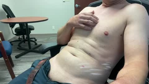 Snapshot of nick705068 chatting on July 2026 09:41:02 PM nick705068 online show from July 2026 09:41:02 PM