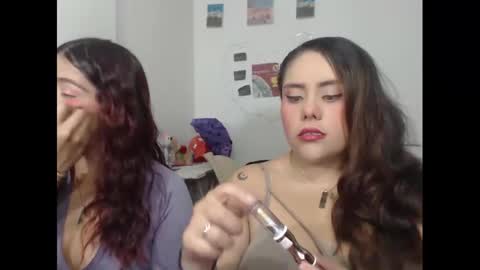 Snapshot of nickyandcam chatting on November 2025 10:52:02 PM Nickyandcam online show from November 2025 10:52:02 PM