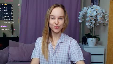 Nicoletta online show from April 2026 06:46:02 PM