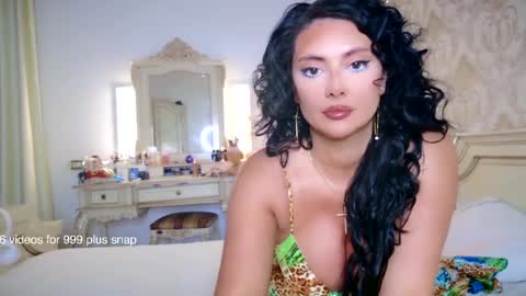 nicole online show from April 2026 07:40:01 PM