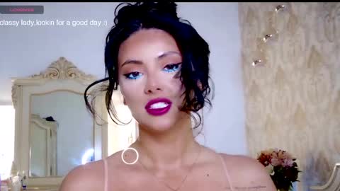 nicole online show from April 2026 07:06:02 PM