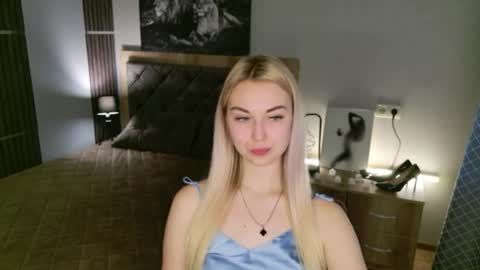 Snapshot of nicolestunning chatting on June 2026 06:47:02 AM NicoleStunning online show from June 2026 06:47:02 AM