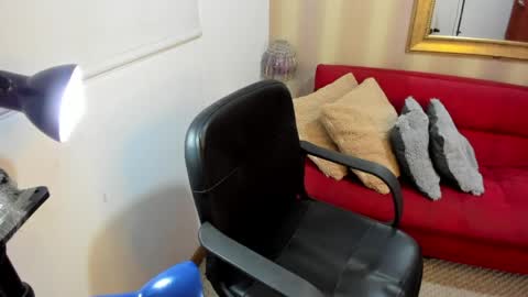 Nicolettcolin  online show from May 2026 08:04:04 PM